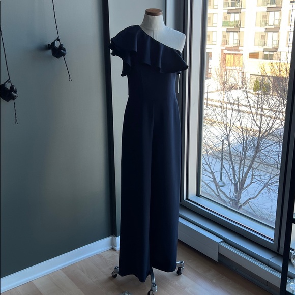New Eliza J One Shoulder Ruffle Jumpsuit in Navy Size 6 - Picture 2 of 9